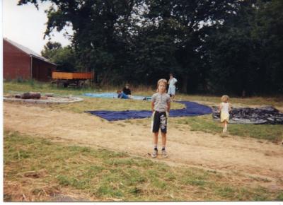 Op kamp in Heyd in 1991 - jongens voor de lens