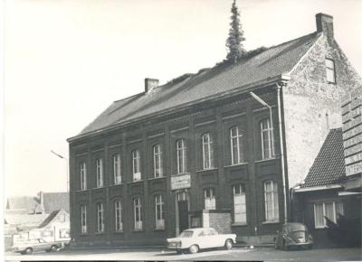 Het weeshuis in de Deinse Gentpoortstraat