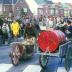 Leurders rijden de Deinse Gentpoortstraat in