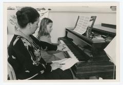 Cecile Huys geeft pianoles