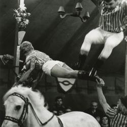 Voltige-act bij circus Jhony