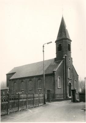 De kerk van Zeveren anno 1974
