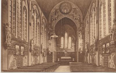 Het interieur van de oude kapel van Sint-Henri