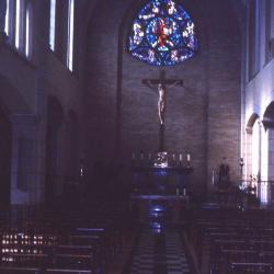 het interieur van de kapel van het Sint-Hendrikscollege