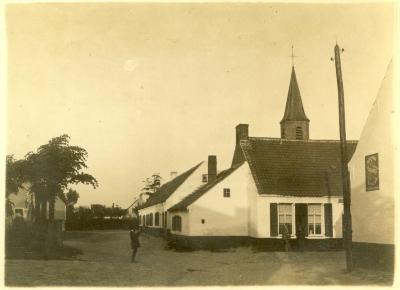 Het dorpsplein van Zeveren anno 1931