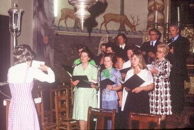 Het Zeverse kerkkoor in actie