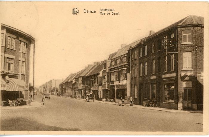 De Gentstraat te Deinze op het kruispunt met de Guido Gezellelaan en de Georges Martensstraat