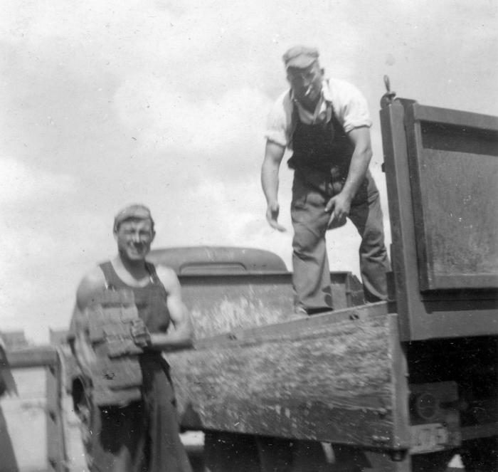 Steenbakkers aan het laden, Zevergem