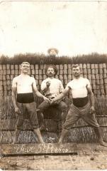steenbakkers ca. 1920 Aloïs Verstraeten, (vader Abel), René Gos, Hector De Stoop.jpg