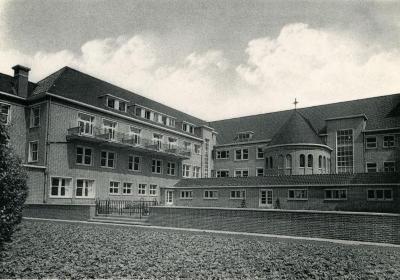 De achterkant van het Sint-Vincentius ziekenhuis Deinze