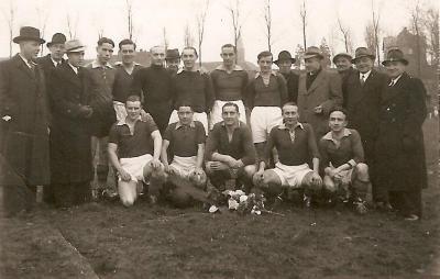 RC Gavere en bestuur, seizoen 1943-1944, in eerste provinciale (9de)