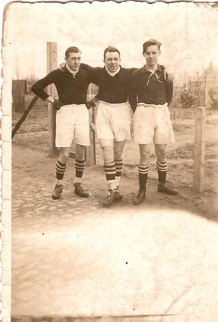 Drie voetballers van RC Gavere of VV Zingem
