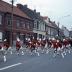 De majorettes van Sint-Cecilia in actie tijdens de Eekse Verbroederingsfeesten van 1977