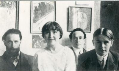 Het gezin De Smet in Gustaaf's atelier in Amsterdam