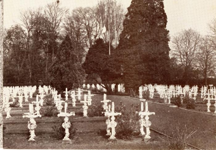 Degens op de Franse militaire begraafplaats van Machelen-aan-de-Leie