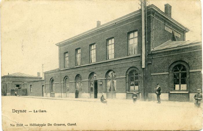 Het eerste stationsgebouw van Deinze
